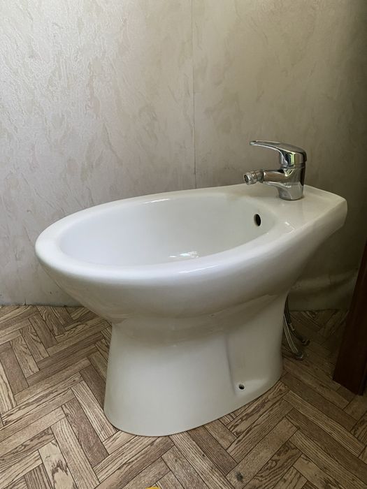 Продаю унитаз-биде б/у