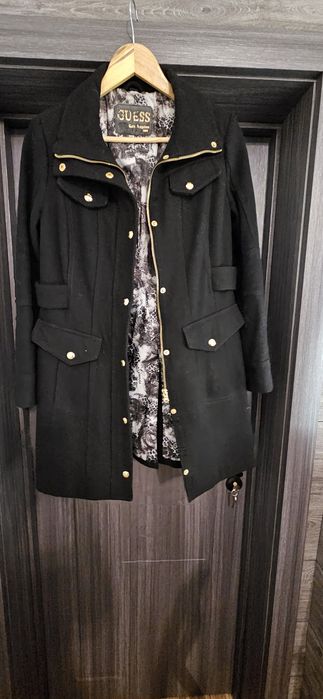 Дамско палто guess
