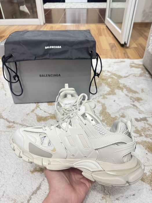 Balenciaga track Albi