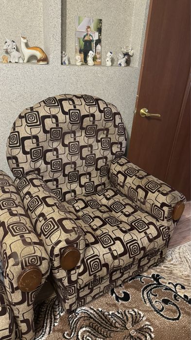 Диван и 2 кресла