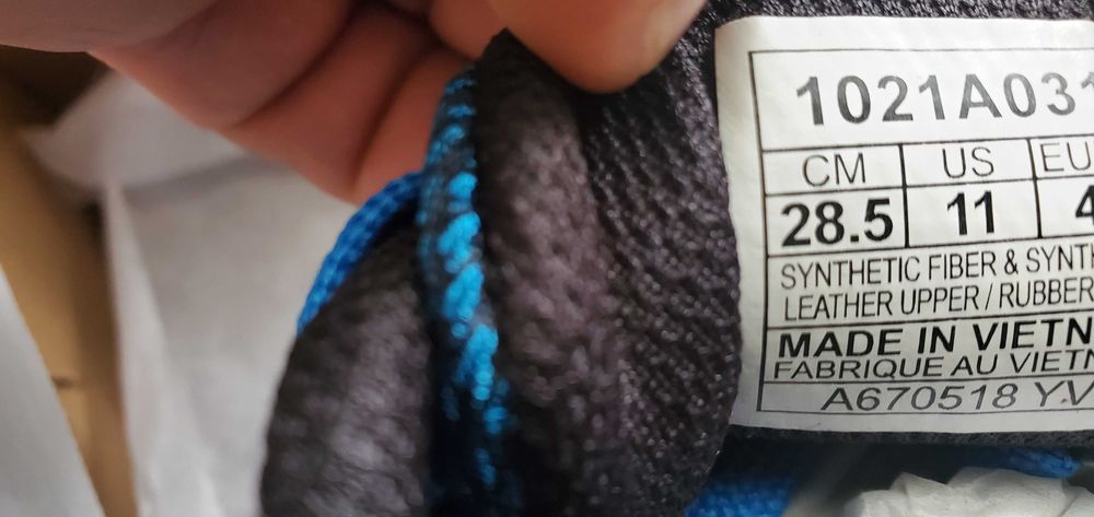 Продавам 3 чифта  Asics  Tiger Gel чисто нови.