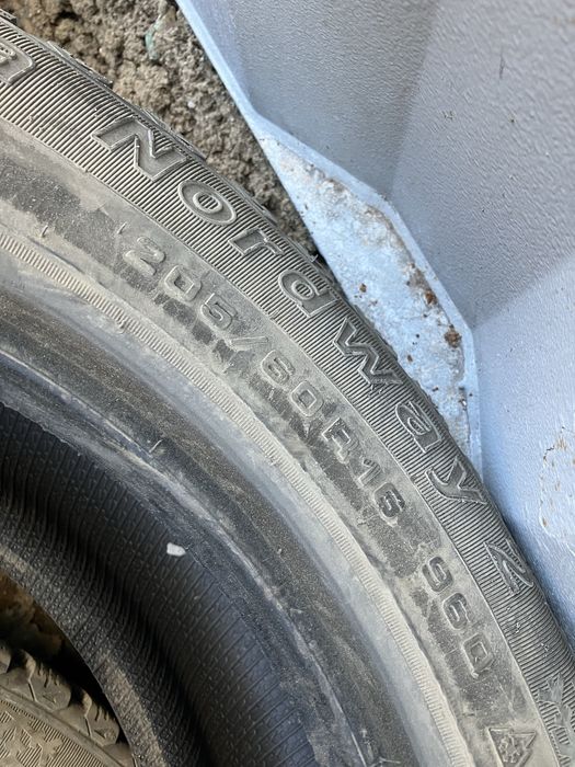 срочно шины 205/60/16