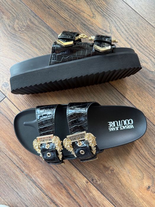 Оригинални дамски чехли Versace Jeans Couture – черни