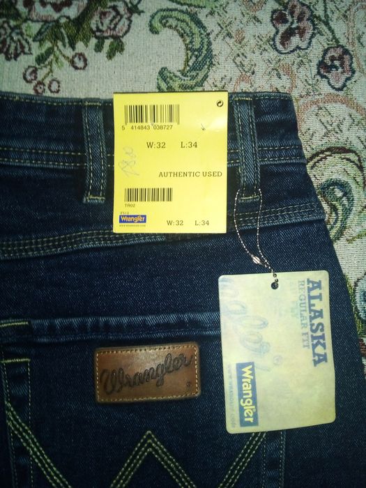 Джинсы "Vrangler".