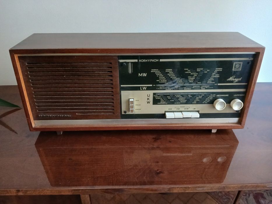 Radio cu lămpi Hornyphon W445A,ani 1965-66..