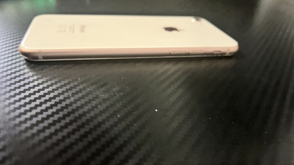 Iphone 8 fara zgarieturi