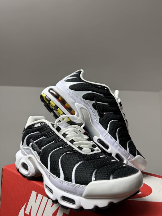 Nike Air Max Plus TN Black White