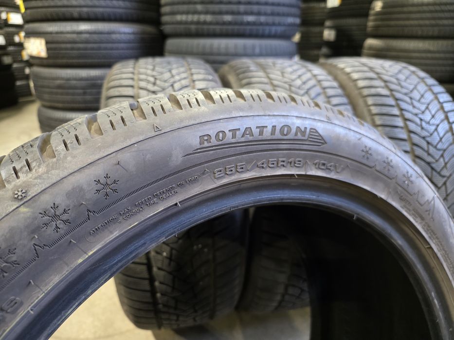 255/45/19 DUNLOP 4бр