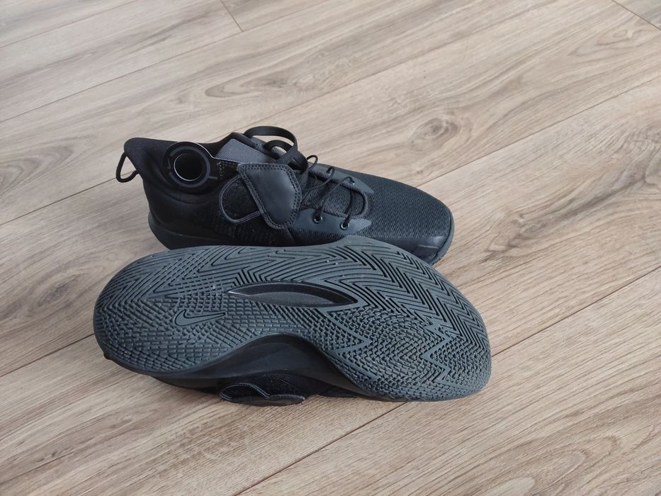 Баскетбольные кроссовки Nike