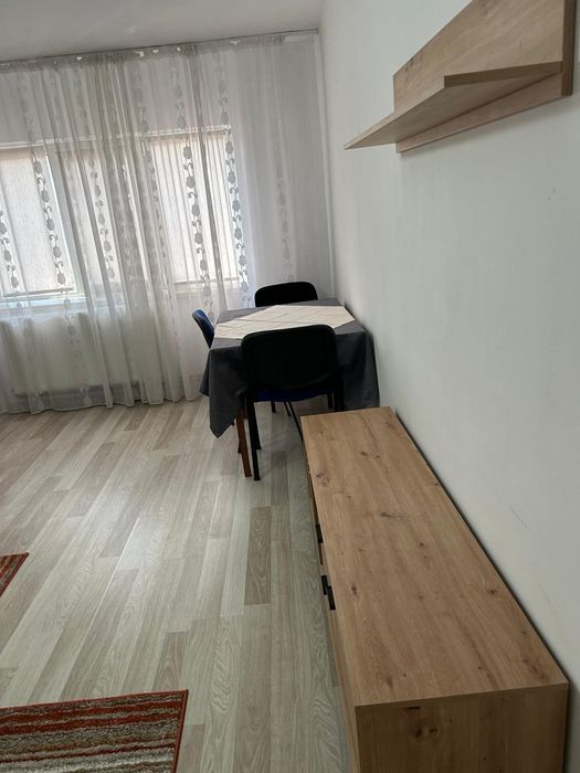 Inchiriez apartament cu 2 camere