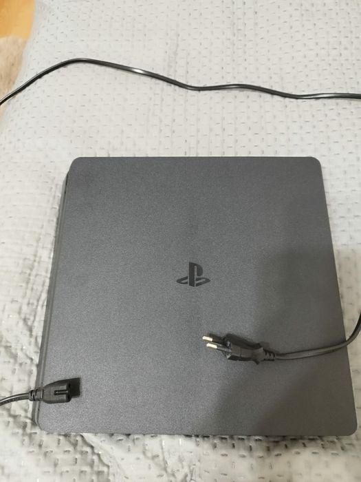 Продам PS4  плейстейшн