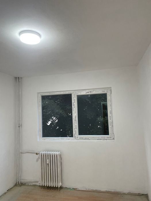 Vând apartament 4 camere