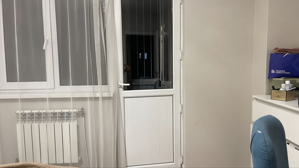 Пластик есік терезесімен