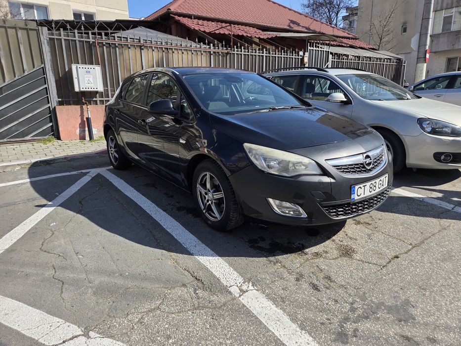 Opel astra j an 2010 1.7 cdti