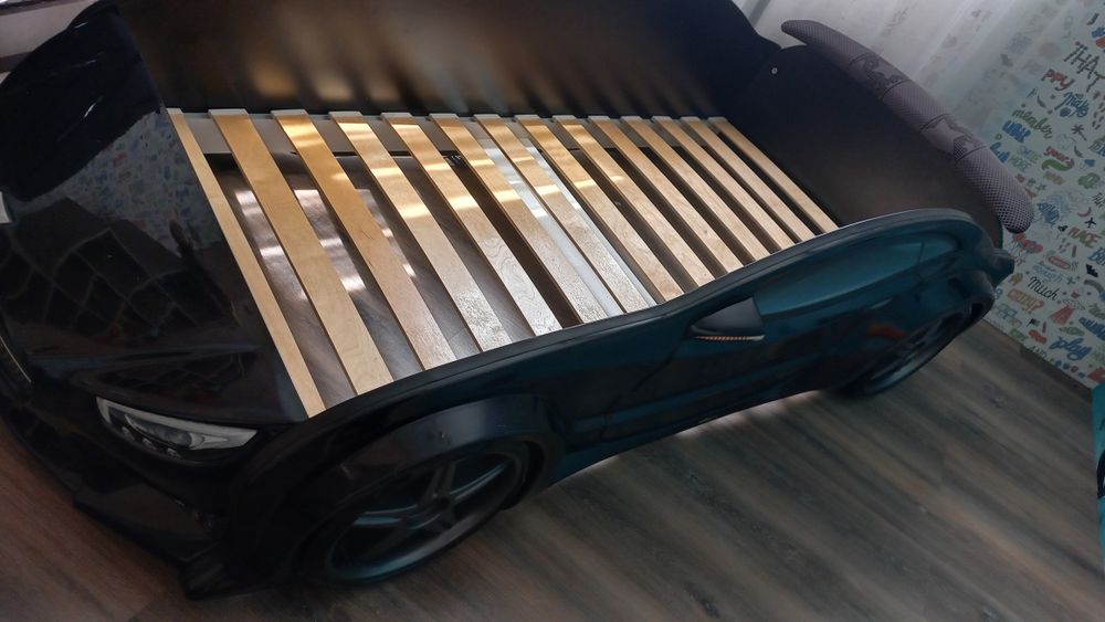 Кровать- машина с матрасом 60000