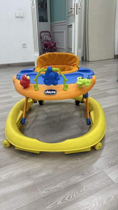 Ходинок из бренда chicco