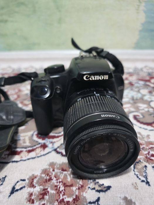 Canon EOS 1000D.