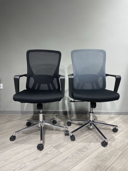 Офисное сеточное кресло модель 815 B