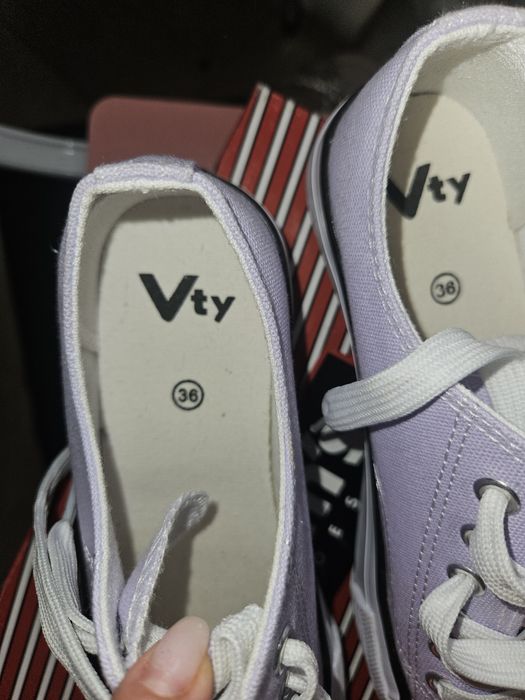 Vand adidasi ca noi, Deichman, gen Converse, marimea 36