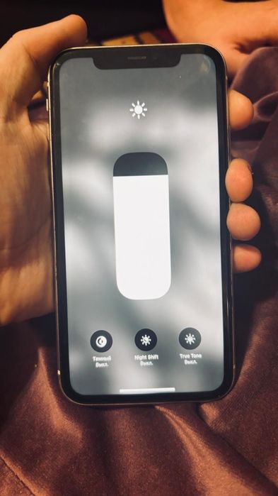 продам Iphone 11