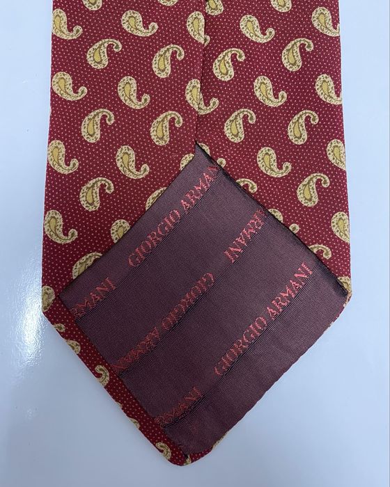 Cravata Armani rosie