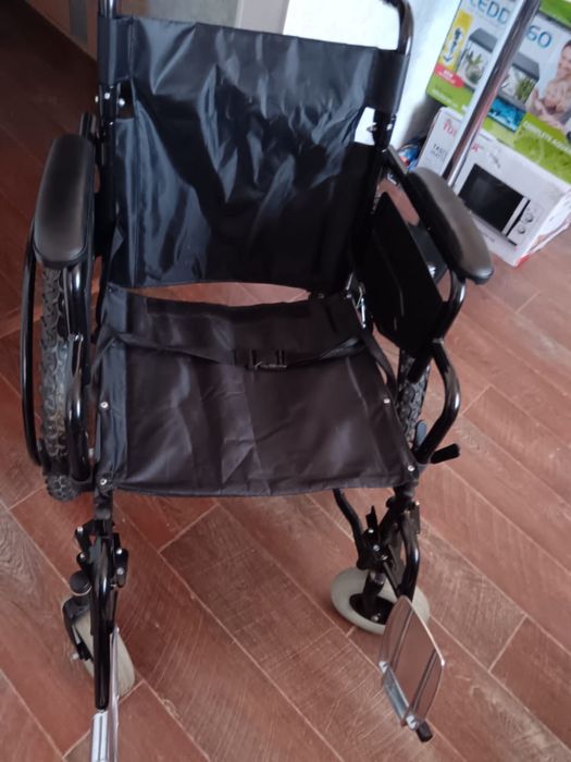 Продам коляску инвалидную
