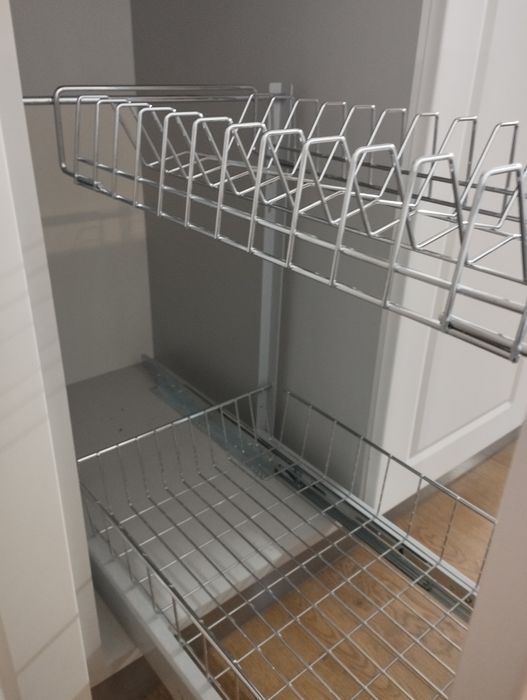 Два стелажа за чинии за вграждане