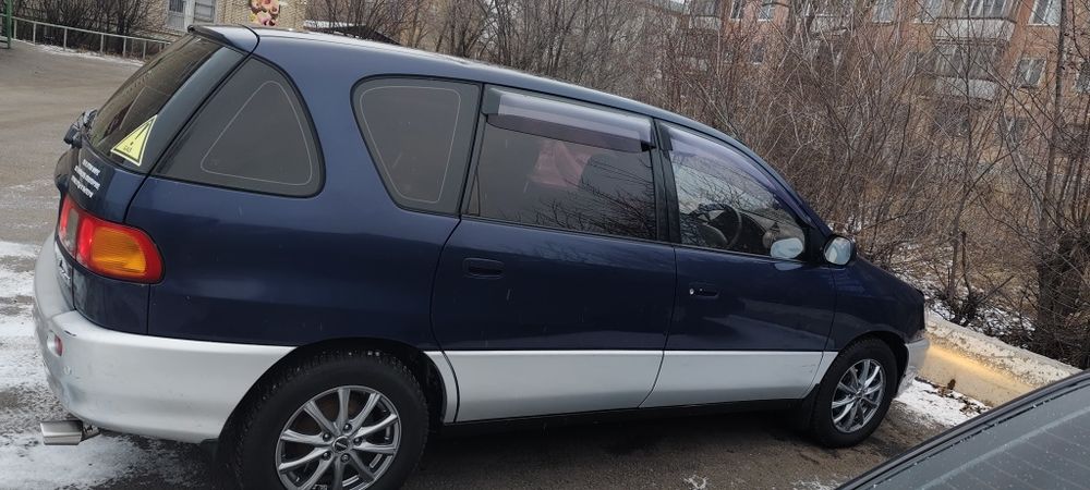 Тойота Ипсум 1996 год