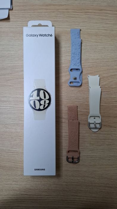 Смарт часовник + допълнителни верижки