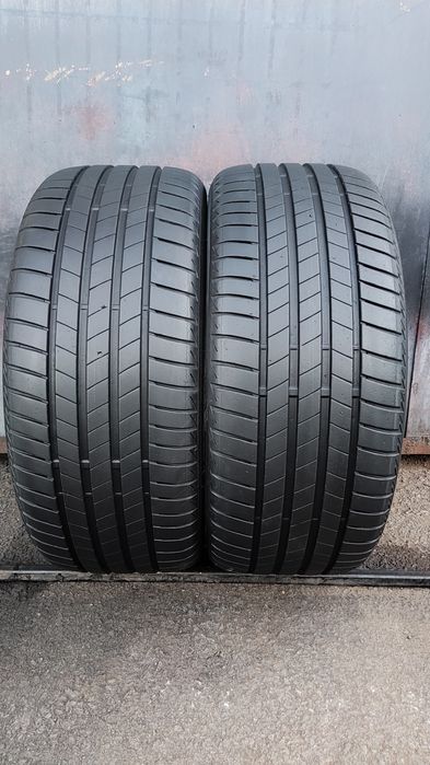 2бр. летни гуми 225/40/18 Bridgestone Turanza T 005
dot23
7mm