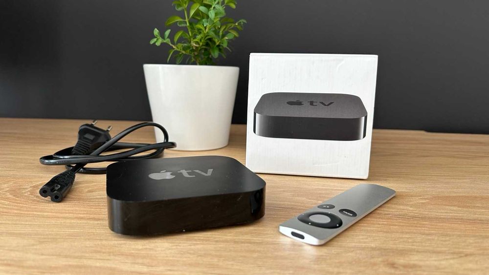 Apple TV A1469 3rd Gen с дистанционно, кутия и кабел