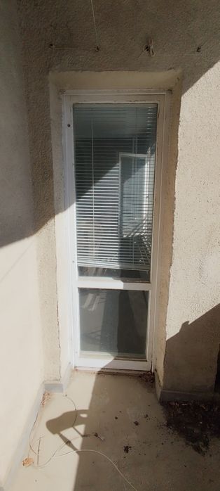 Подарявам дървена дограма от панелен блок