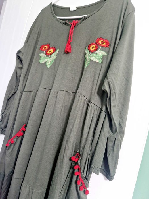 Елегантни рокли големи размери