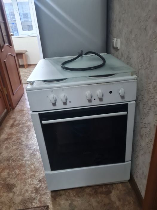 Продам электрическую плиту