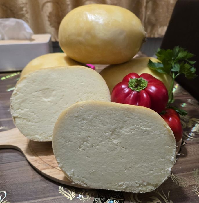 Telemea veche si burduf de oaie 100% maturata  de pe Valea Hartibaciului