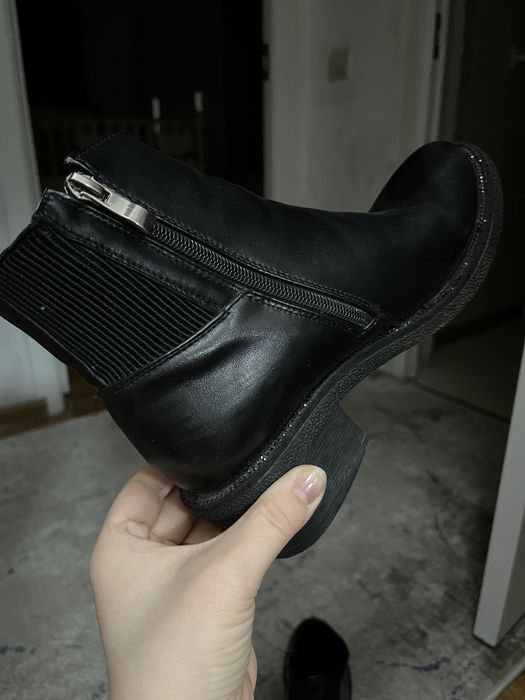 Кожаные весенние ботинки