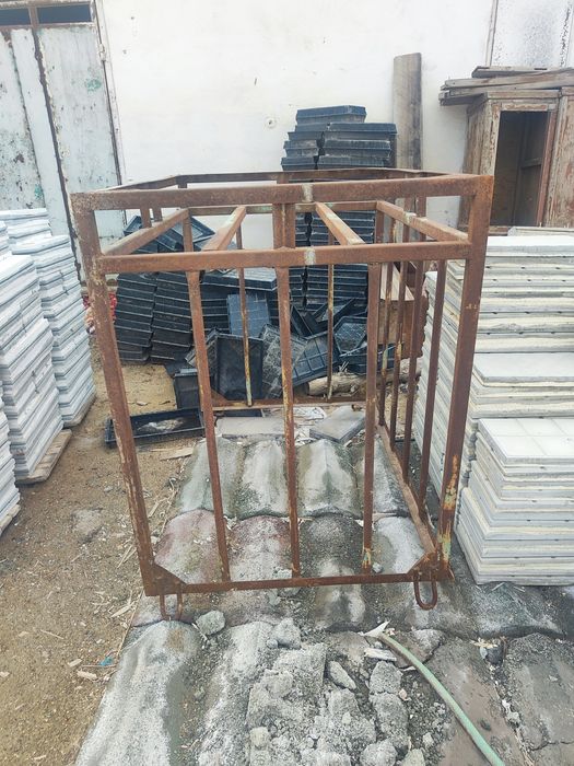 Контейнер поддон