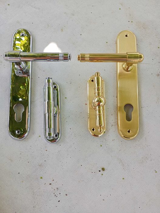 Месингов обков за дървена дограма