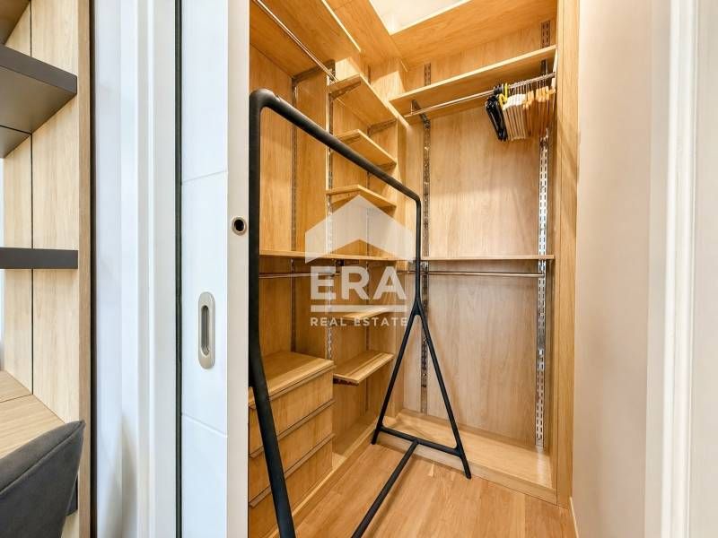 Дава се под наем Двустаен апартамент в София, Център - 67 кв.м за 1196.97 € - Снимка #11