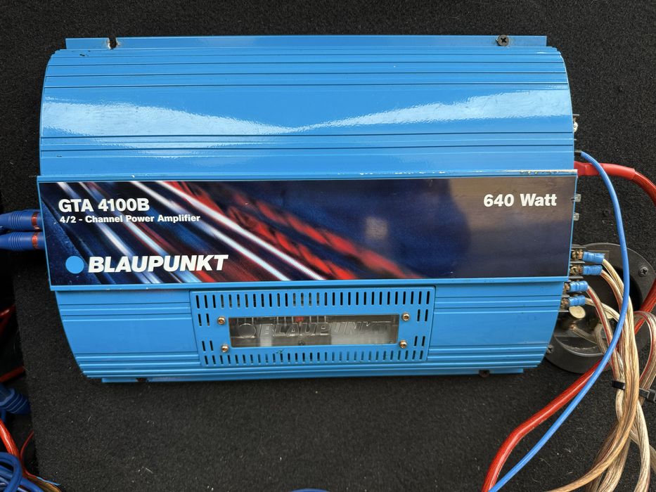 Subwoofer auto Gladen SQX 12 VB + statie Blaupunkt GTA 4100B