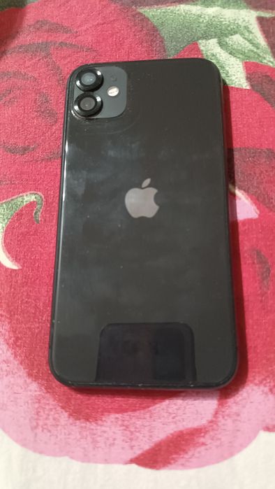 Продам телефон Айфон 11