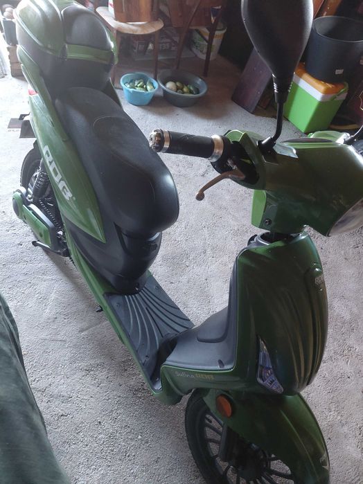 Scuter electric fara permis