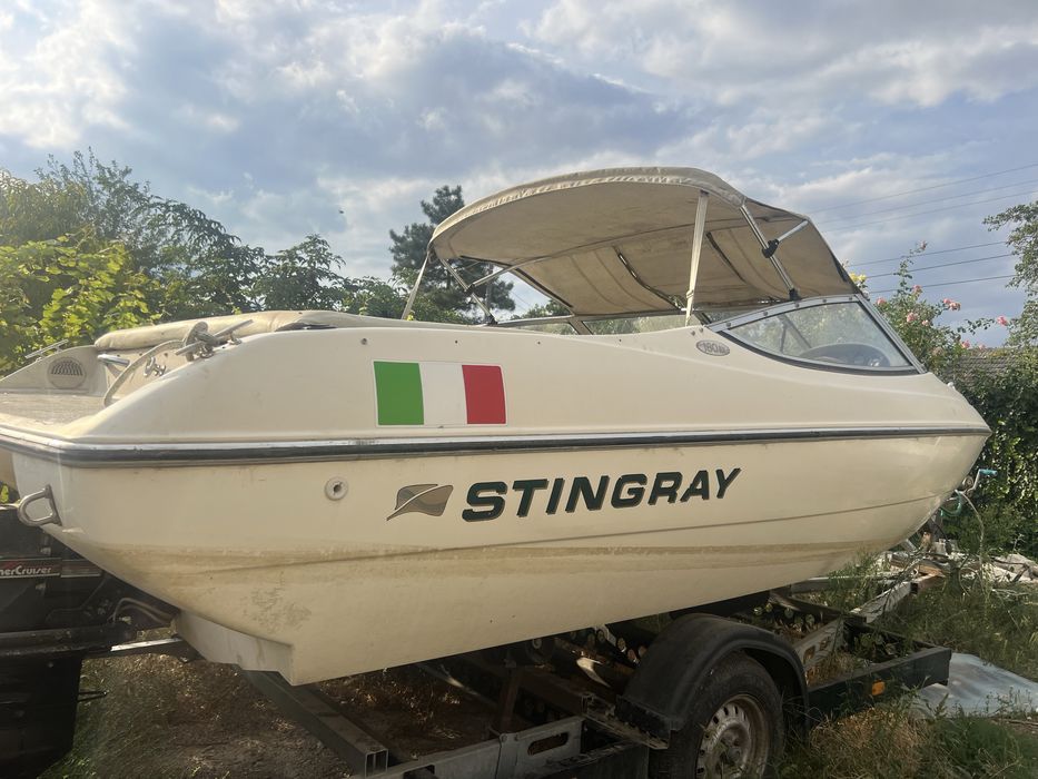 Barca Stingray motor inbord