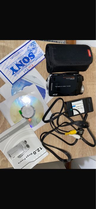 Продаю видеокамеру срочно