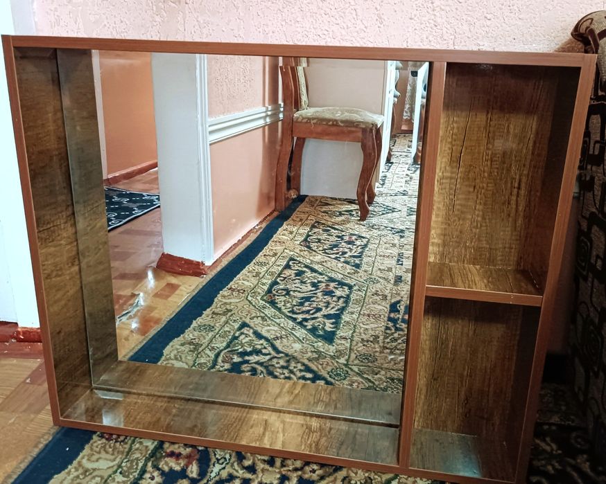 Зеркало настенное