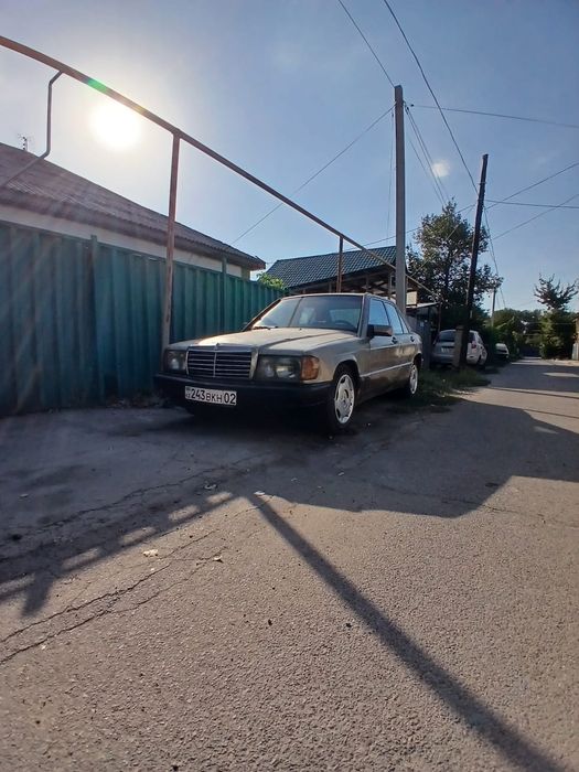 Mercedes-Benz 190