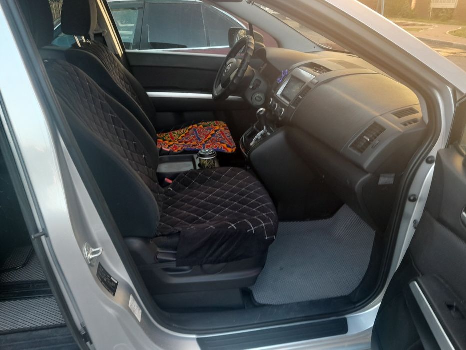 Минивень Мазда МПВ 2007 г