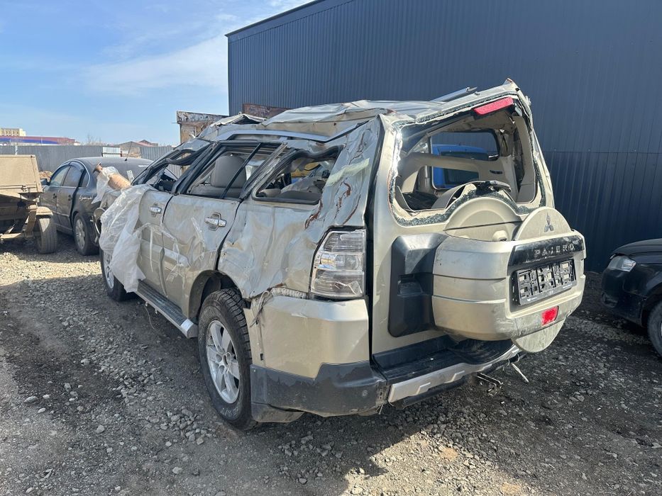 Разбор Митсубиси падджеро 4