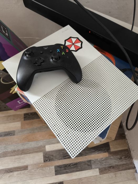 Продам Xbox One S