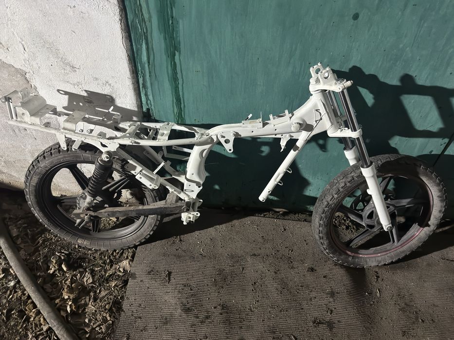 Рама от мотоцикла в сборе